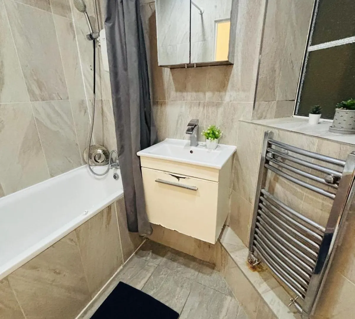 Central London Flats, Best Location For Tourists, Next Tower Bridge Apartment