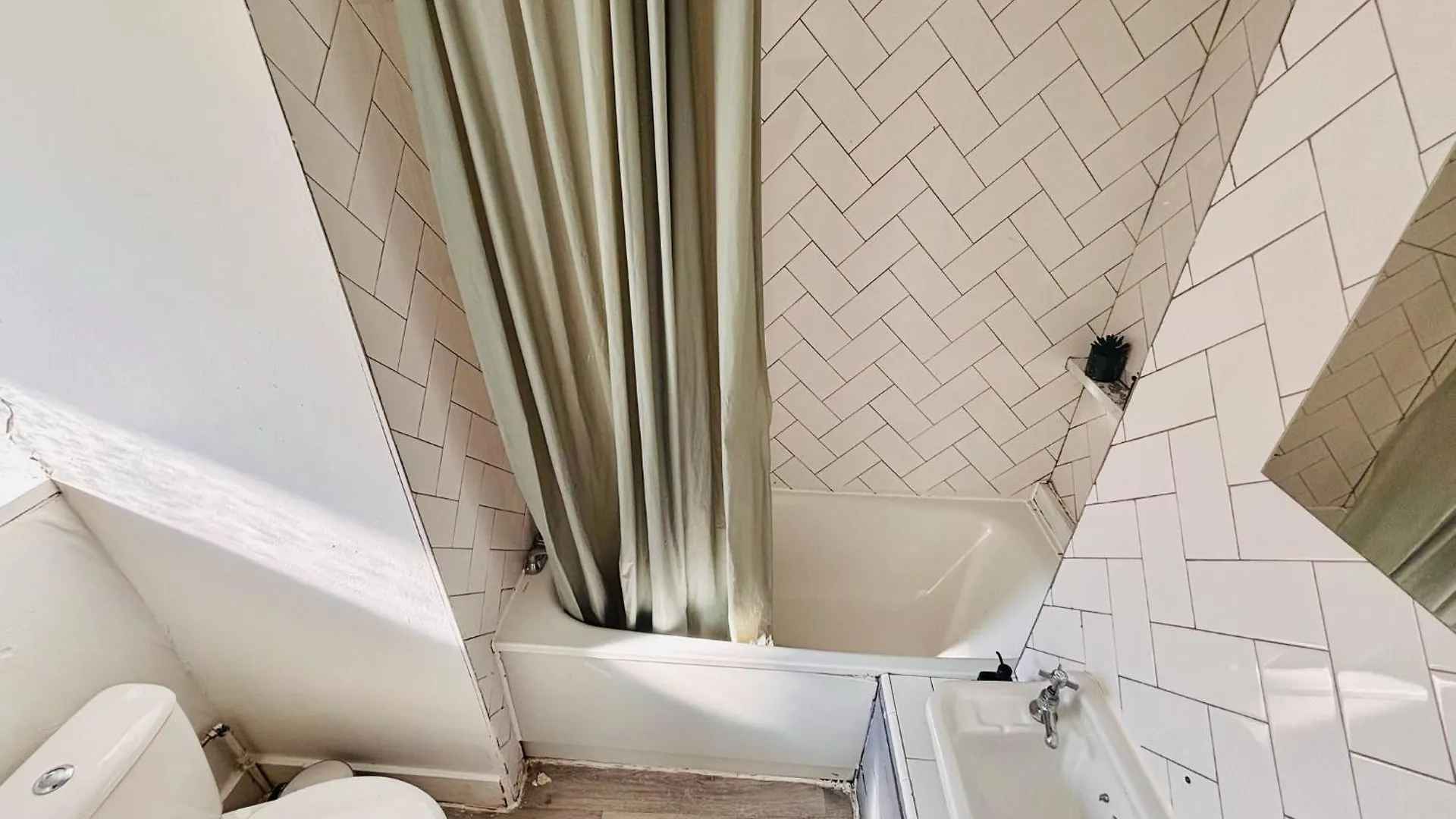 Central London Flats, Best Location For Tourists, Next Tower Bridge Apartment
