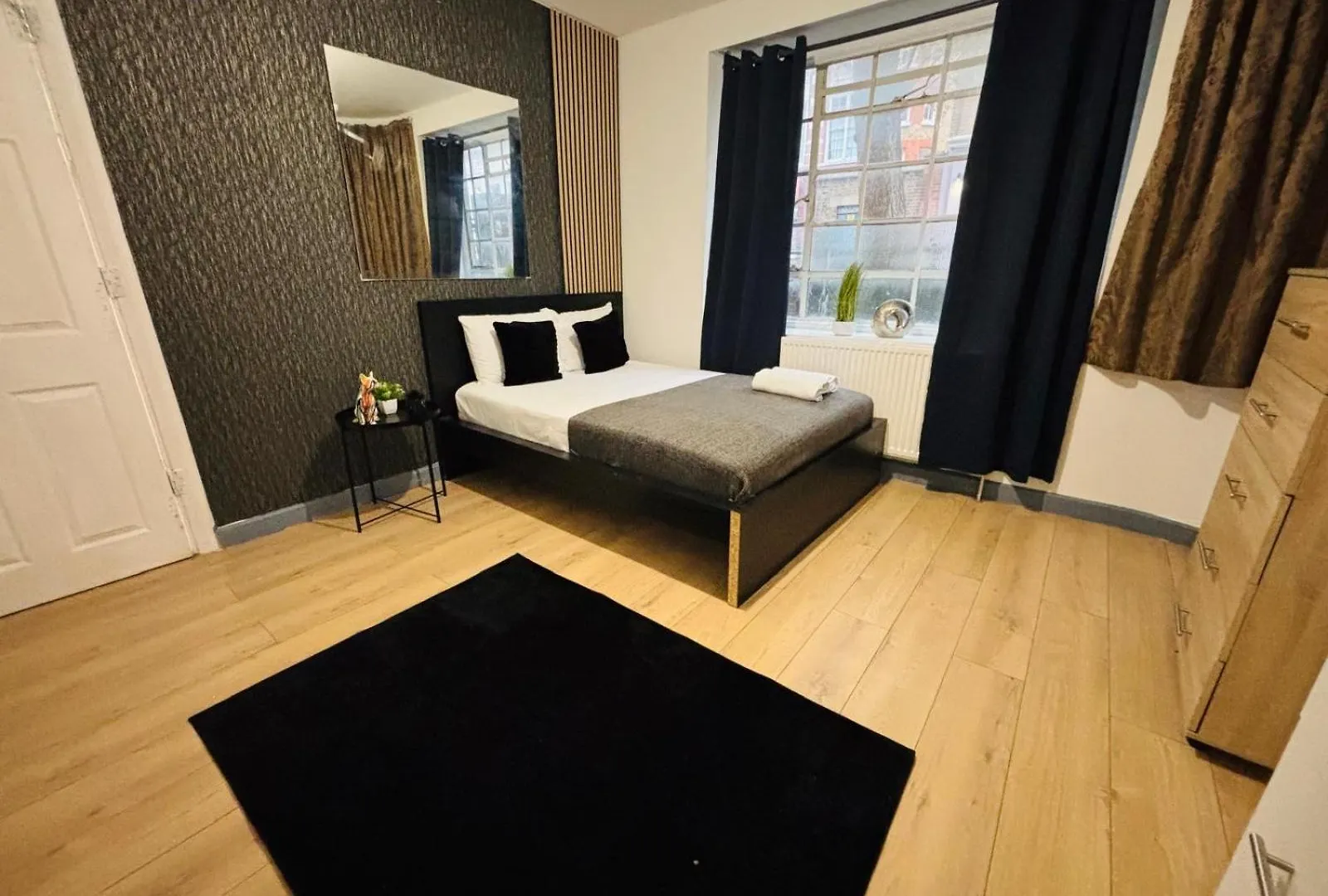 Central London Flats, Best Location For Tourists, Next Tower Bridge 0*,  United Kingdom